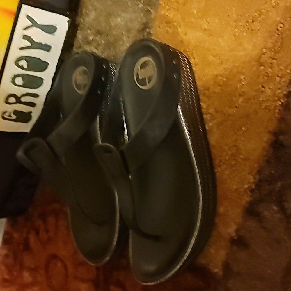 Sandals - Picture 2 of 4